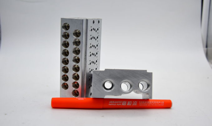 閥體<a href='http://bjosjzs.com' target='_blank'><u>交叉孔去毛刺</u></a>，是令人十分苦惱的事情。一來(lái)閥體交叉孔多，二來(lái)交叉孔毛刺不像表面毛刺那樣容易接觸，所以，如果用人工對(duì)閥體<a href='http://bjosjzs.com' target='_blank'><u>交叉孔去毛刺</u></a>，十分緩慢。